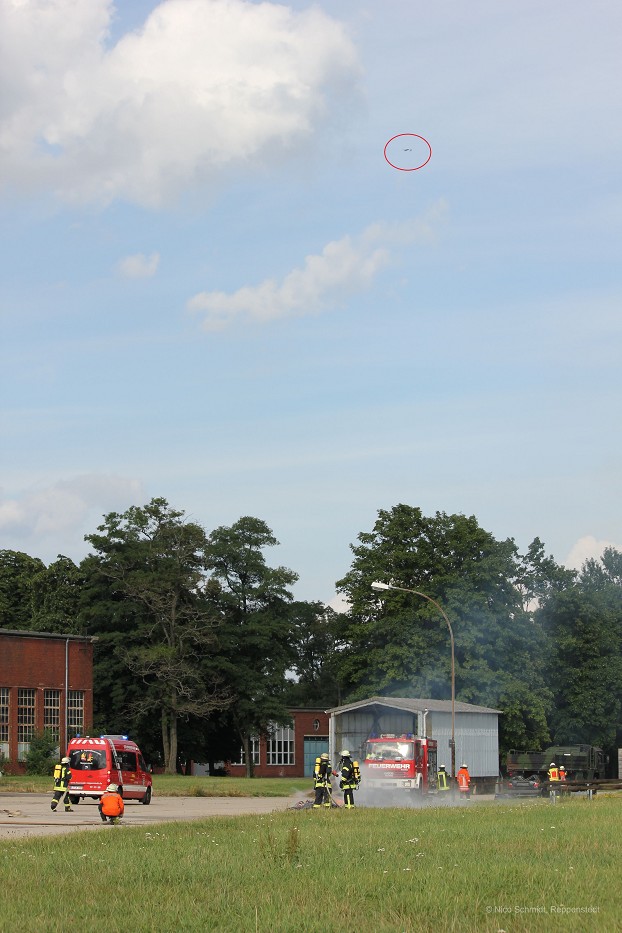 Die Drohne beim Überflug der Einsatzstelle